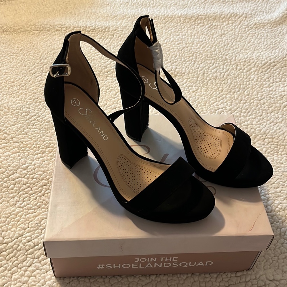 Brand New. Ordered online and they didn’t fit.